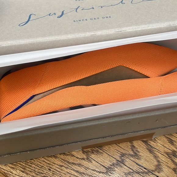 Rothy’s pointed toe flats tangerine, 9 1/2 NWT - Picture 2 of 10